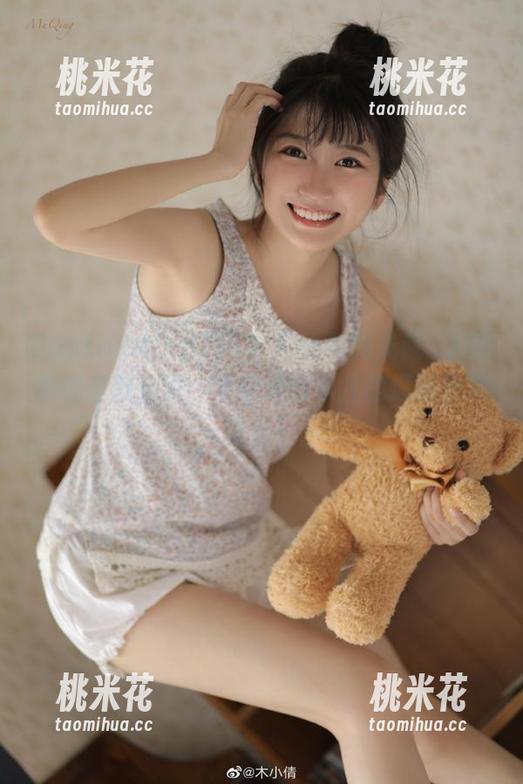 Tiny Asa CaptivatingTiny Asa与鬼龙院皐月的绝妙套图资源,带你领略非凡的摄影艺术之美!